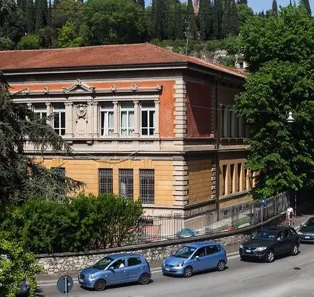 Large Two-room Near The Giusti Gardens Appartement *